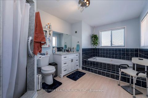 Photo 19 at 16 Bear Creek Drive, Holly, Barrie