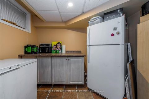 Photo 29 at 16 Bear Creek Drive, Holly, Barrie