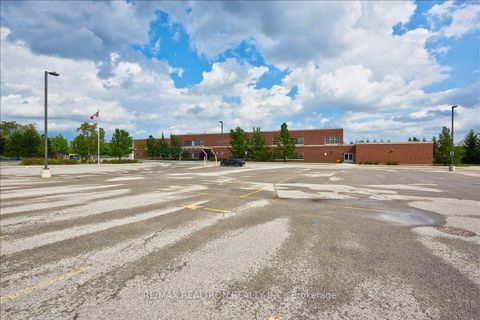 Photo 36 at 16 Bear Creek Drive, Holly, Barrie