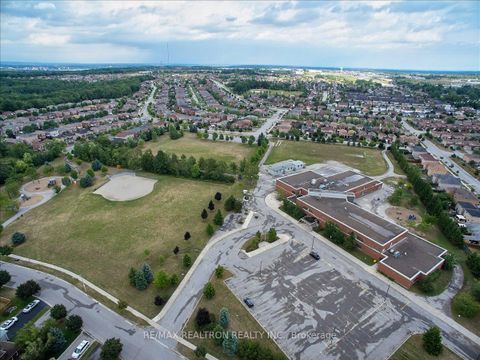 Photo 38 at 16 Bear Creek Drive, Holly, Barrie