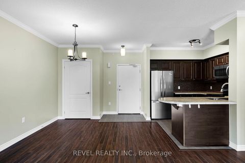 Photo 3 at 106 - 39 Ferndale Drive S, Ardagh, Barrie