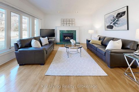Photo 10 at 22A Waltham Crescent, Doncrest, Richmond Hill