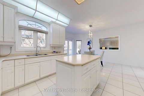 Photo 11 at 22A Waltham Crescent, Doncrest, Richmond Hill