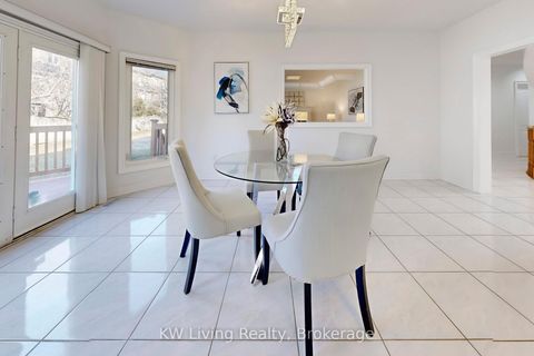 Photo 16 at 22A Waltham Crescent, Doncrest, Richmond Hill