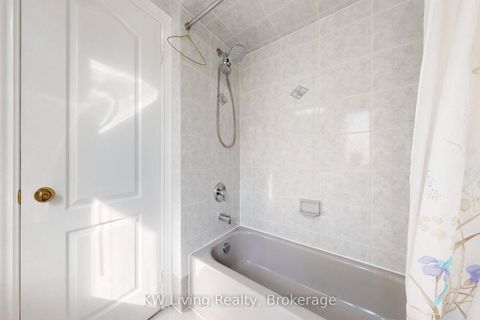 Photo 32 at 22A Waltham Crescent, Doncrest, Richmond Hill