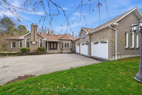 Photo 1 at 15 Treegrove Circle, Hills of St Andrew, Aurora
