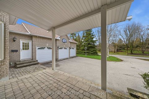 Photo 5 at 15 Treegrove Circle, Hills of St Andrew, Aurora