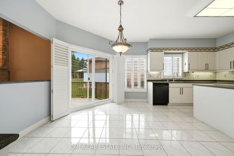 Photo 14 at 15 Treegrove Circle, Hills of St Andrew, Aurora