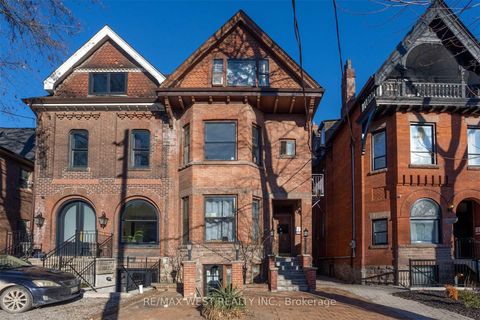 Photo 1 at 125 Madison Avenue, Annex, Toronto