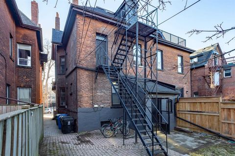 Photo 4 at 125 Madison Avenue, Annex, Toronto