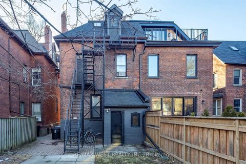Photo 7 at 125 Madison Avenue, Annex, Toronto