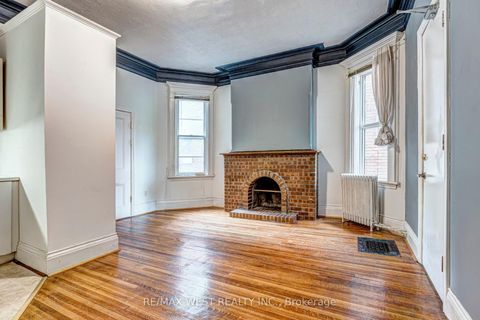 Photo 10 at 125 Madison Avenue, Annex, Toronto