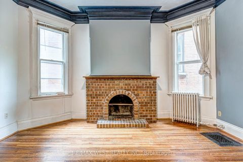 Photo 11 at 125 Madison Avenue, Annex, Toronto