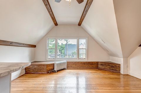 Photo 12 at 125 Madison Avenue, Annex, Toronto