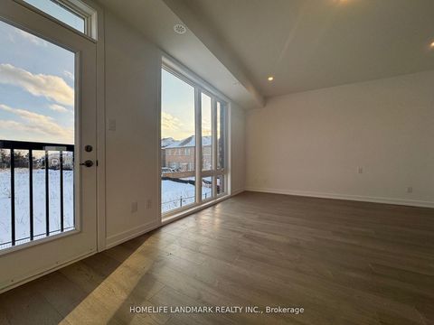 Photo 5 at 27 Bancroft Lane, Jefferson, Richmond Hill