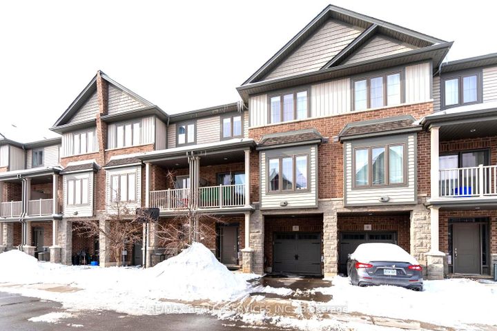 Photo 2 at 7 Ridgeside Lane, Waterdown, Hamilton