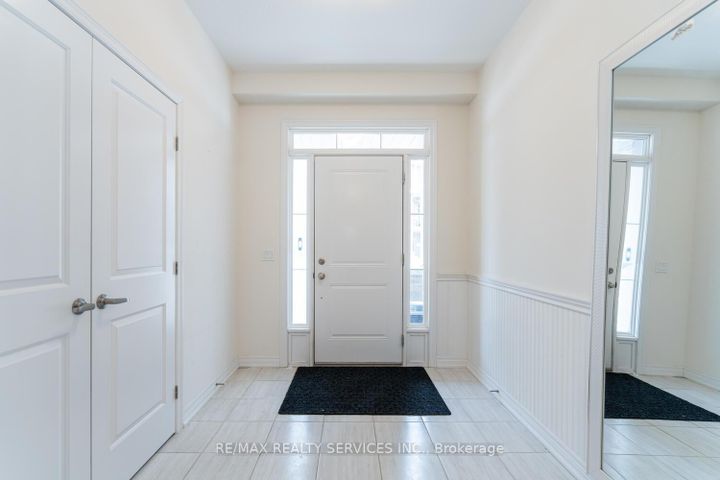 Photo 6 at 7 Ridgeside Lane, Waterdown, Hamilton