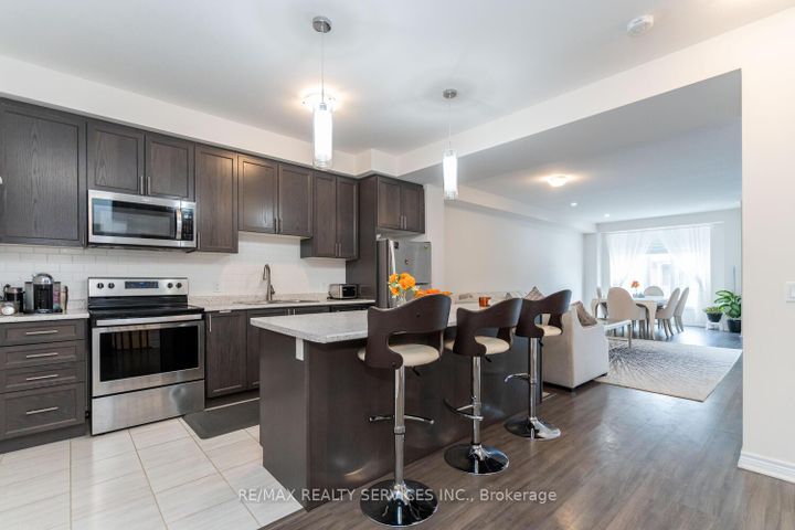 Photo 13 at 7 Ridgeside Lane, Waterdown, Hamilton