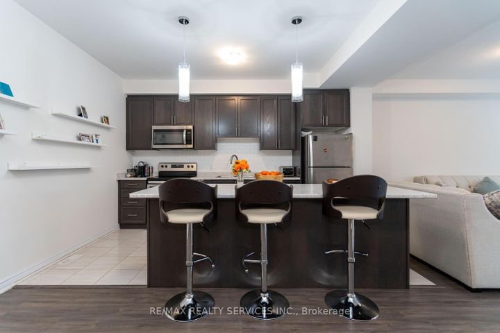 Photo 14 at 7 Ridgeside Lane, Waterdown, Hamilton