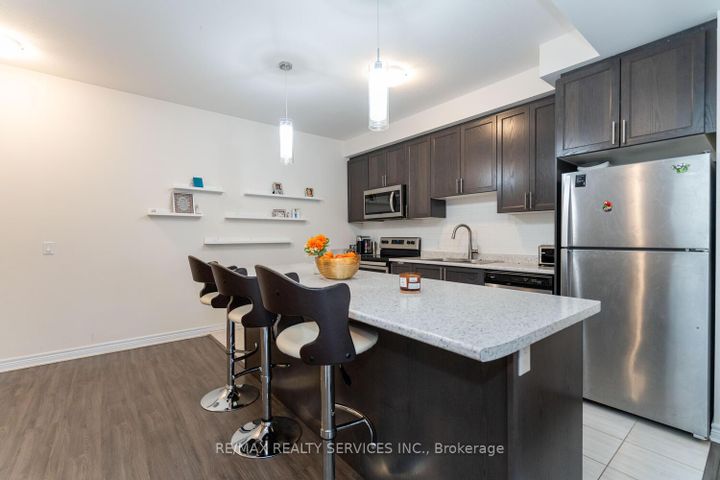 Photo 15 at 7 Ridgeside Lane, Waterdown, Hamilton