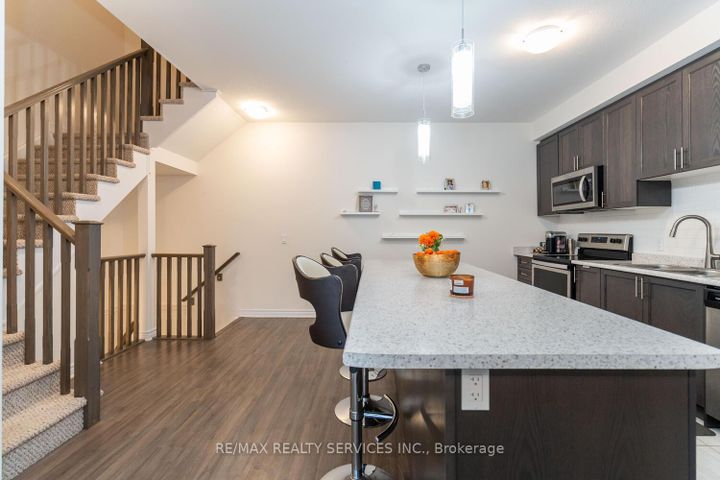 Photo 16 at 7 Ridgeside Lane, Waterdown, Hamilton