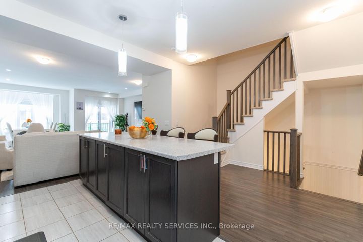 Photo 17 at 7 Ridgeside Lane, Waterdown, Hamilton