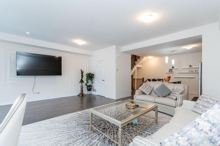 Photo 23 at 7 Ridgeside Lane, Waterdown, Hamilton