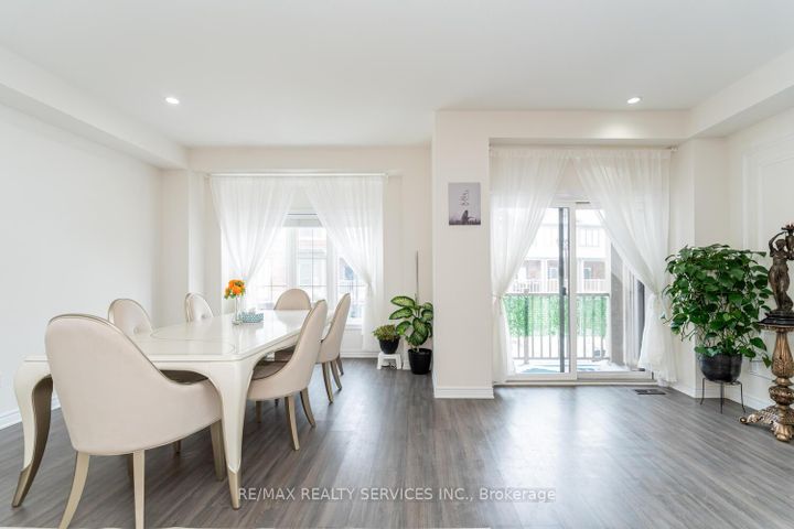 Photo 24 at 7 Ridgeside Lane, Waterdown, Hamilton