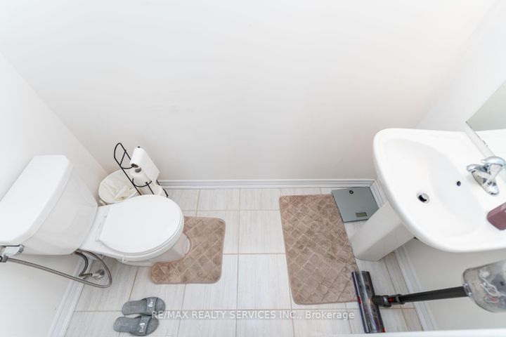 Photo 29 at 7 Ridgeside Lane, Waterdown, Hamilton