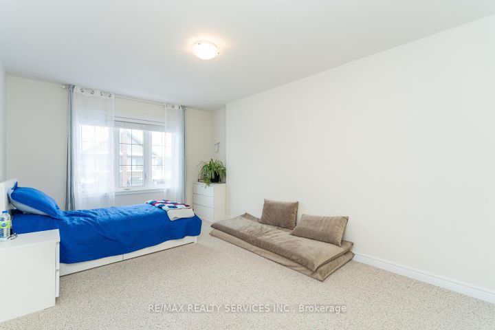 Photo 35 at 7 Ridgeside Lane, Waterdown, Hamilton