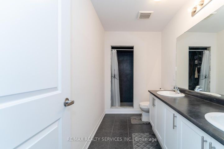 Photo 38 at 7 Ridgeside Lane, Waterdown, Hamilton