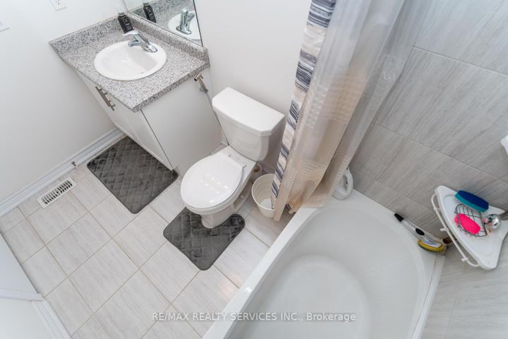 Photo 44 at 7 Ridgeside Lane, Waterdown, Hamilton