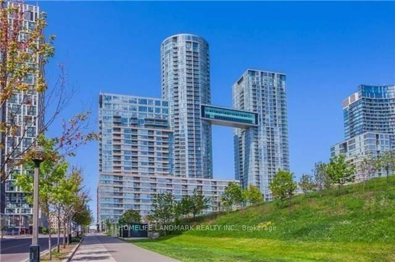 G17 - 26 Capreol Court, Waterfront Communities C1, Toronto photo 2