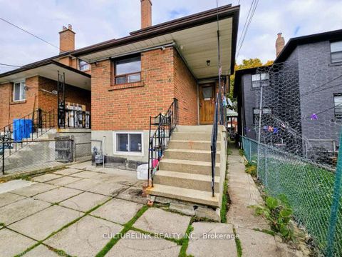 Photo 7 at 52 Palmerston Avenue, Bellwoods, Toronto