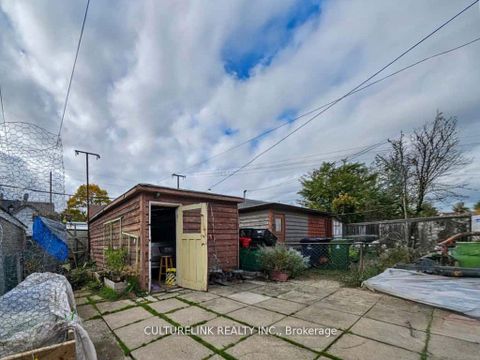Photo 9 at 52 Palmerston Avenue, Bellwoods, Toronto
