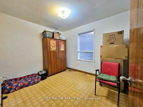 Photo 13 at 52 Palmerston Avenue, Bellwoods, Toronto