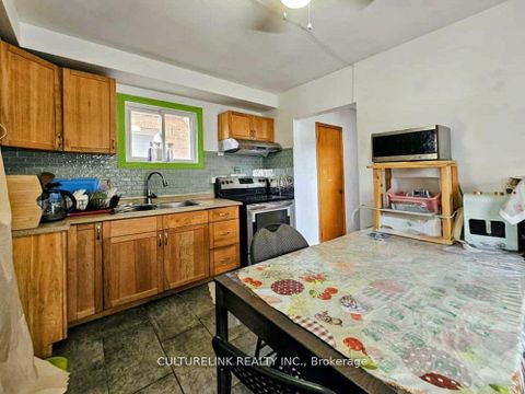 Photo 14 at 52 Palmerston Avenue, Bellwoods, Toronto
