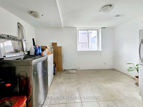 Photo 29 at 52 Palmerston Avenue, Bellwoods, Toronto