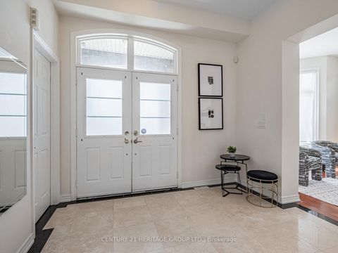 Photo 2 at 69 Morland Crescent, Bayview Northeast, Aurora