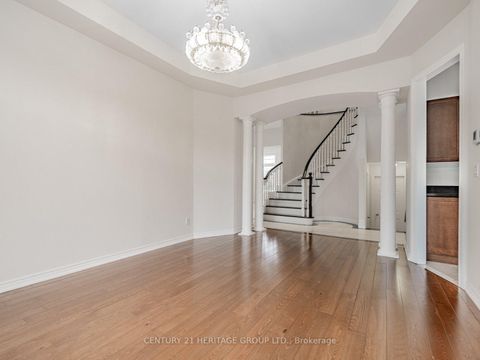 Photo 3 at 69 Morland Crescent, Bayview Northeast, Aurora