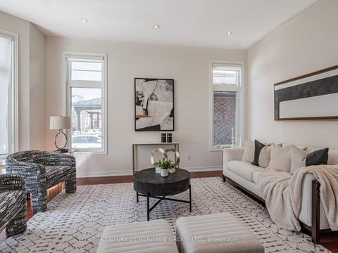Photo 4 at 69 Morland Crescent, Bayview Northeast, Aurora
