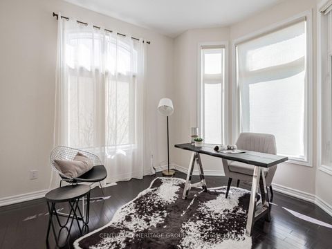 Photo 6 at 69 Morland Crescent, Bayview Northeast, Aurora
