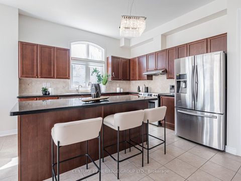 Photo 8 at 69 Morland Crescent, Bayview Northeast, Aurora