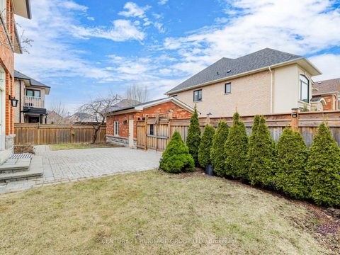Photo 23 at 69 Morland Crescent, Bayview Northeast, Aurora