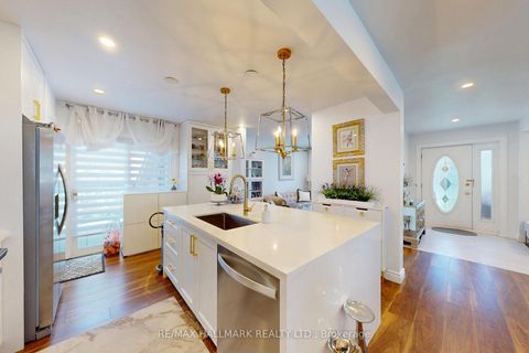 Photo 4 at 96 Searle Avenue, Bathurst Manor, Toronto