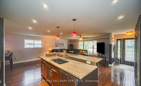 Photo 17 at 4 Devins Drive, Aurora Heights, Aurora