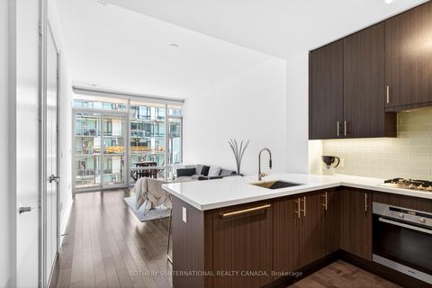 Photo 2 at 816 - 39 Queens Quay E, Waterfront Communities C8, Toronto