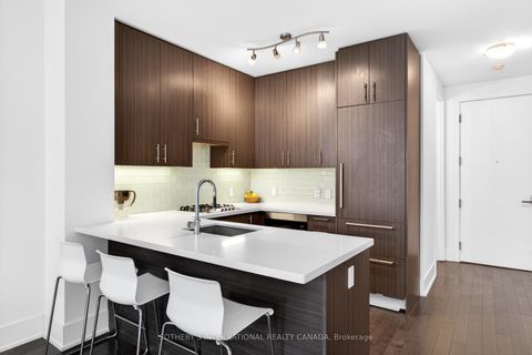 Photo 9 at 816 - 39 Queens Quay E, Waterfront Communities C8, Toronto