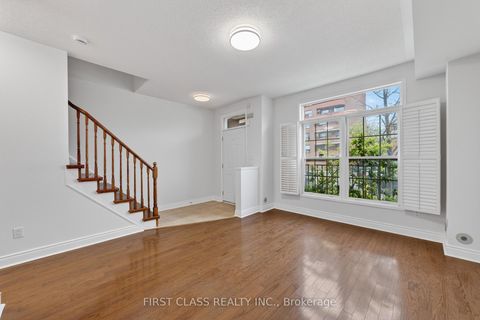 Photo 4 at Th10 - 3076 Lake Shore Boulevard W, New Toronto, Toronto