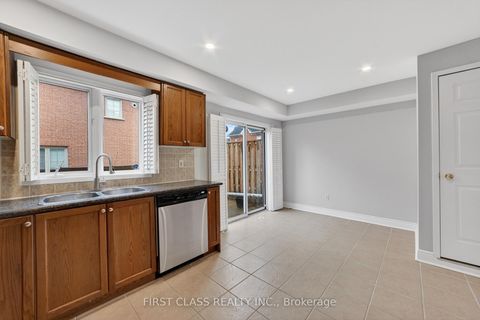 Photo 17 at Th10 - 3076 Lake Shore Boulevard W, New Toronto, Toronto
